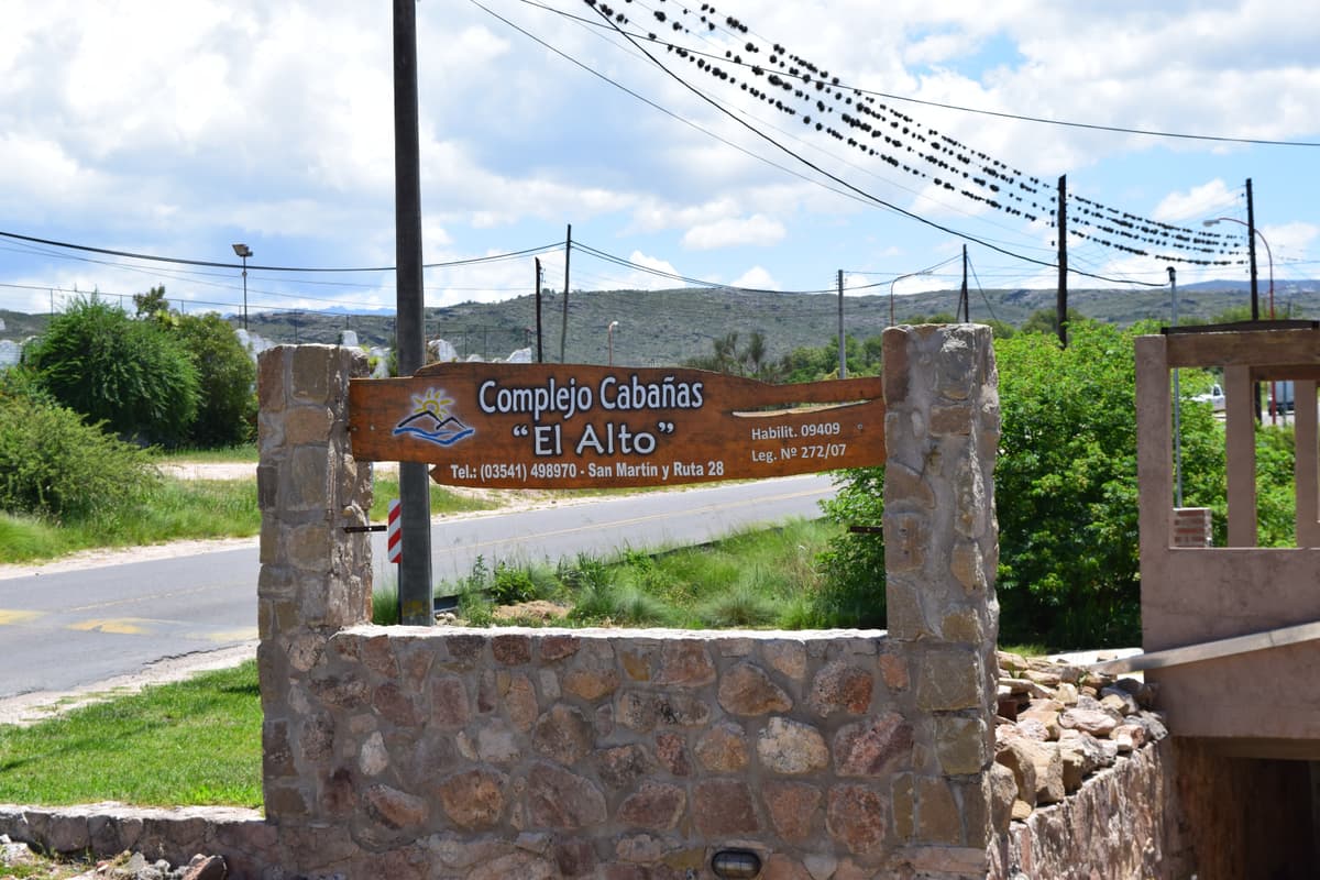 Entrada a Complejo El Alto